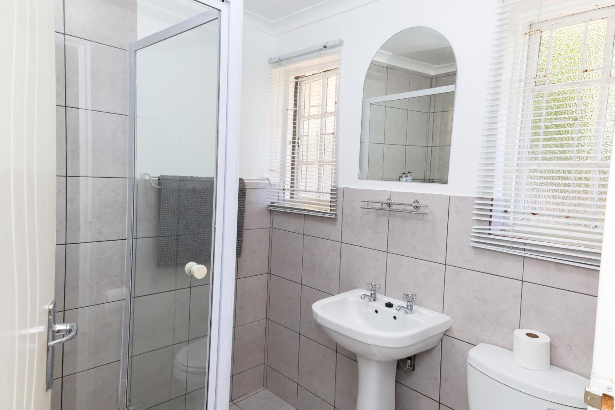 George Lodge International Ngoại thất bức ảnh